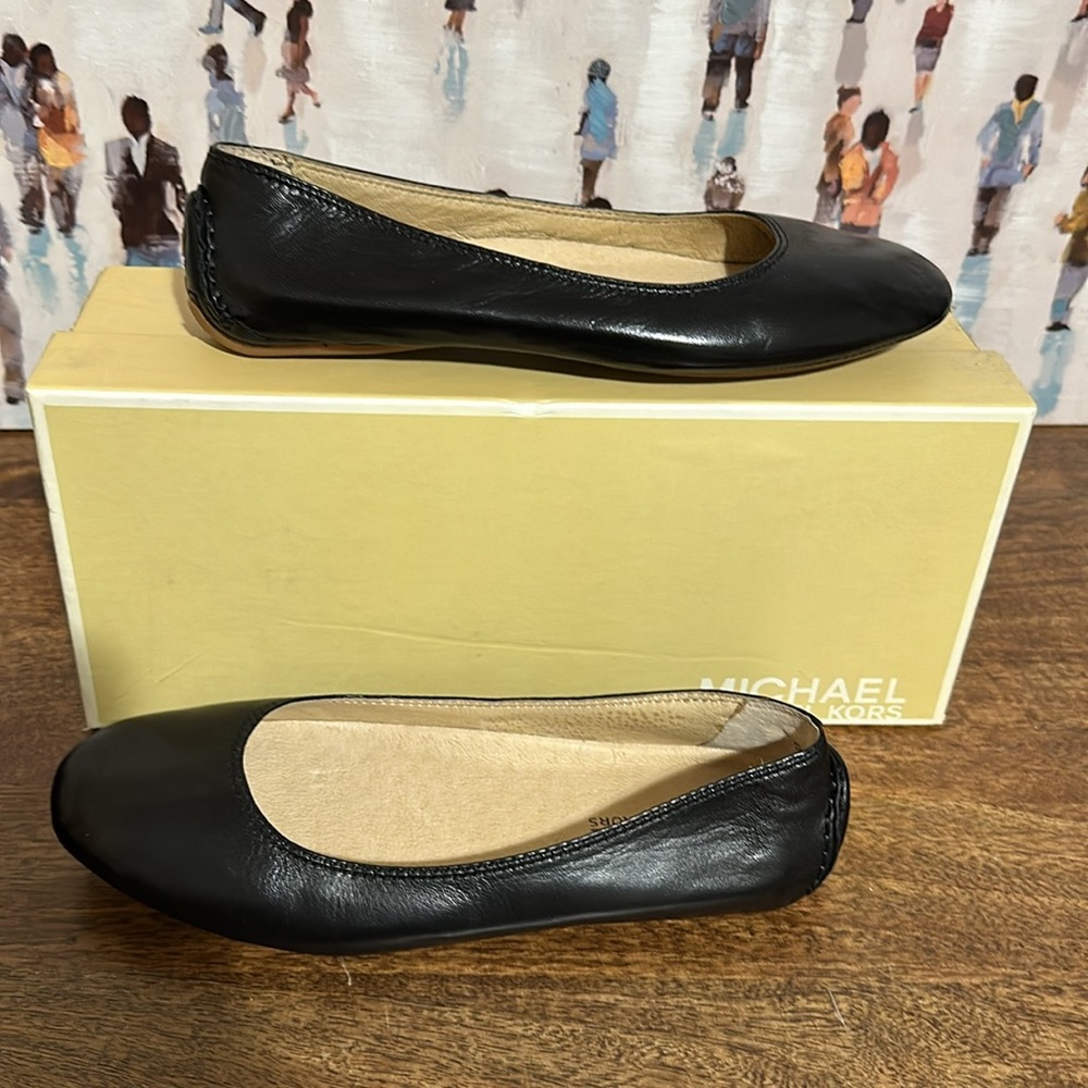 MICHAEL KORS GILLIAN BLACK SIZE 7 LEATHER FLAT NWB
